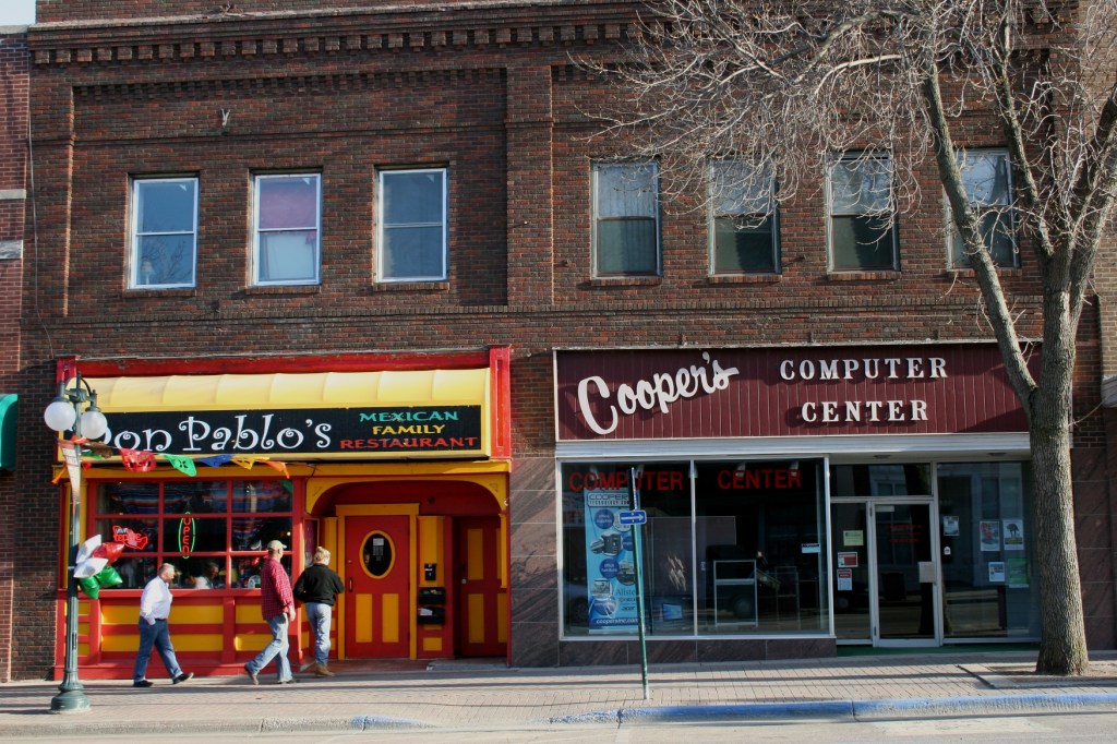 A Mexican restaurant adds a jolt of color to the downtown.