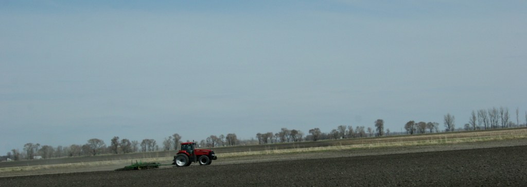 Digging, also near Exit 15 to Sabin.