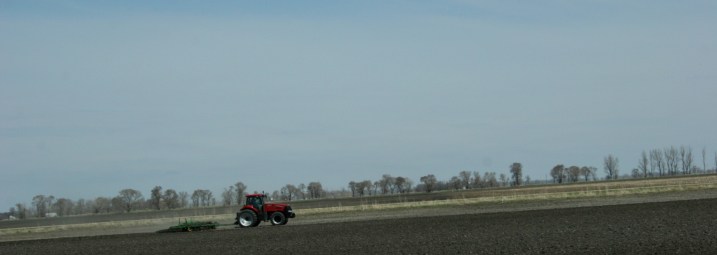 Digging, also near Exit 15 to Sabin.