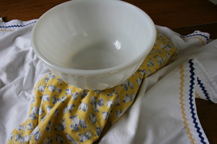 From another vendor I bought this Fire King bowl and handstitched tablecloth trimmed with rick-rack. Total cost: $5.