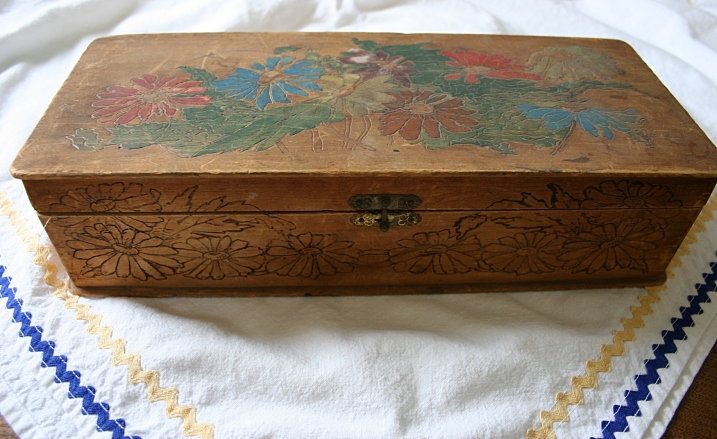At the same vendor where I purchased the tray, I bought this floral etched and painted box. If I remember correctly, this is termed "hobo art."