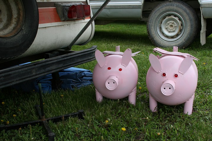 Pigs crafts by Gerald Skluzacek.