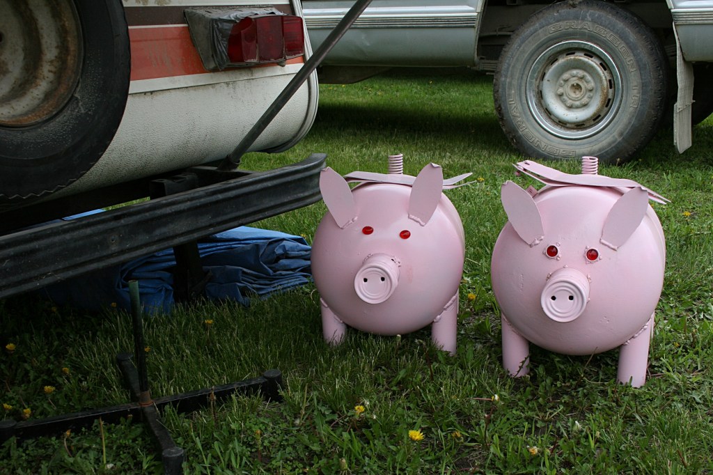 Pigs crafts by Gerald Skluzacek.