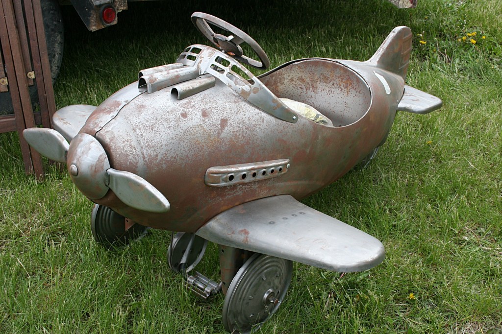A 1940s vintage plane priced at $1,200.