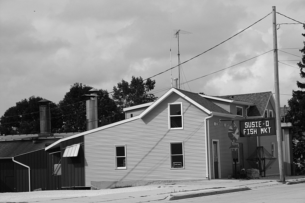 Although I didn't stop at this fish market, the exterior charmed me.