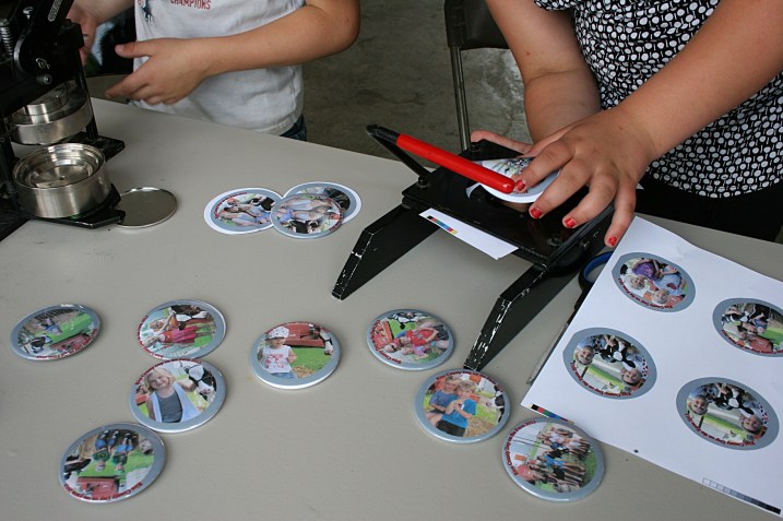 Turning the calf/kid photos into buttons.