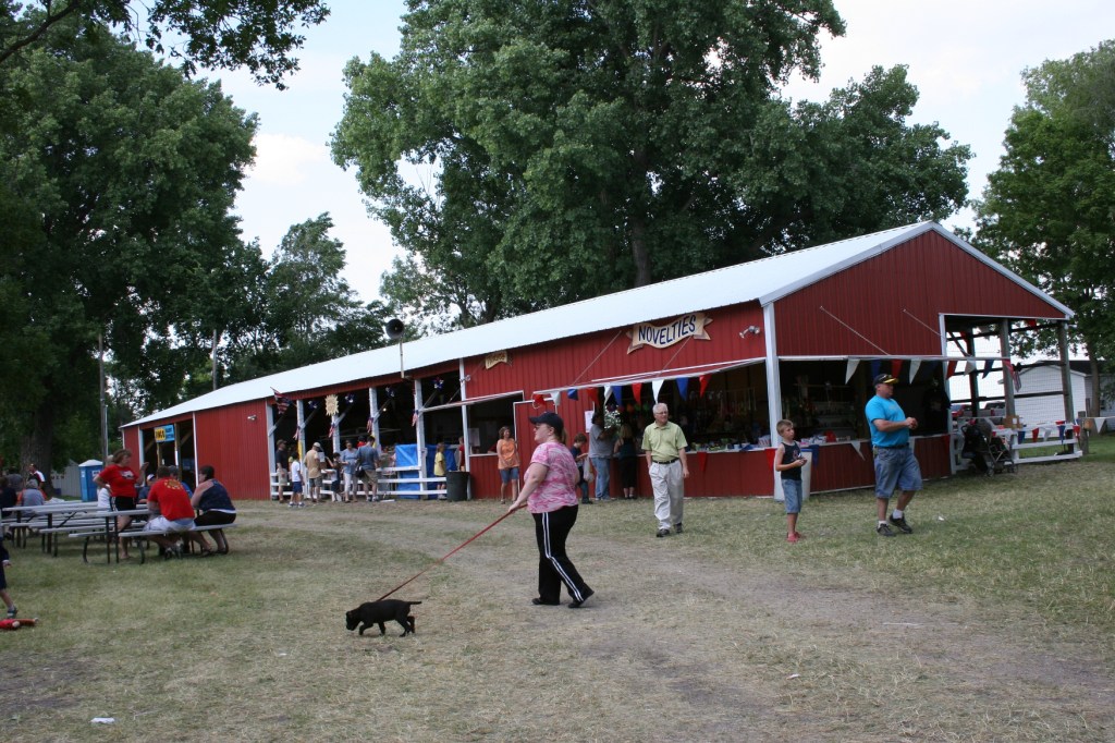 An overview of the novelties shoppe and games and rides building.