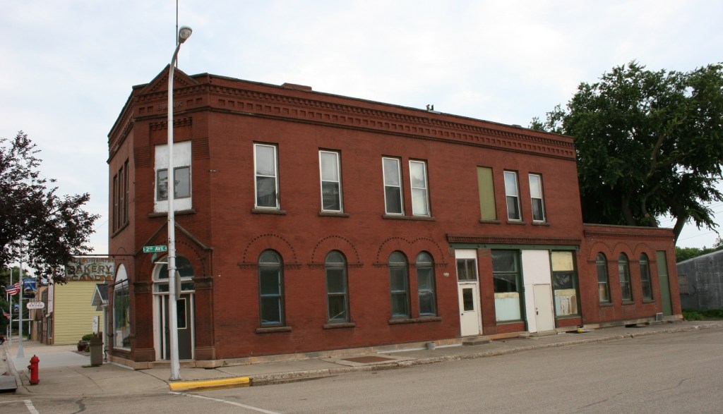 A side view of the massive building.