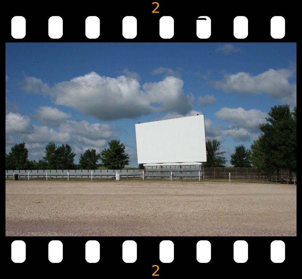 Verne Drive-in, screen w filmstrip