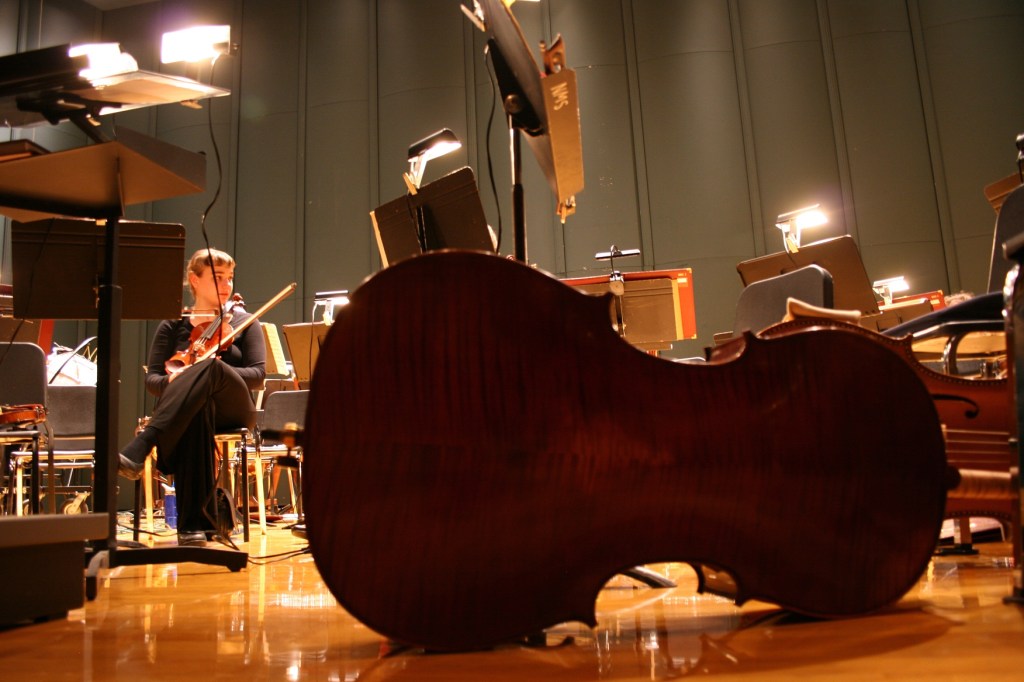 Photographed between Acts I and II.