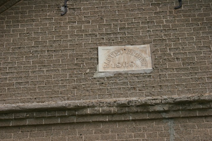 Those 1868 cement blocks, up close.