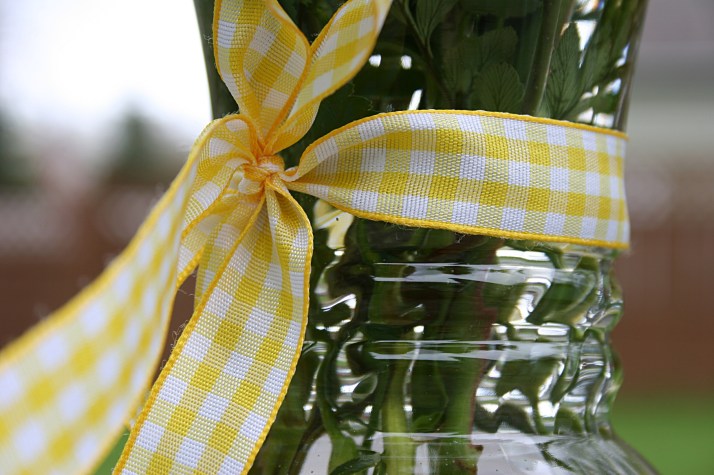 Bouquet, yellow gingham ribbon