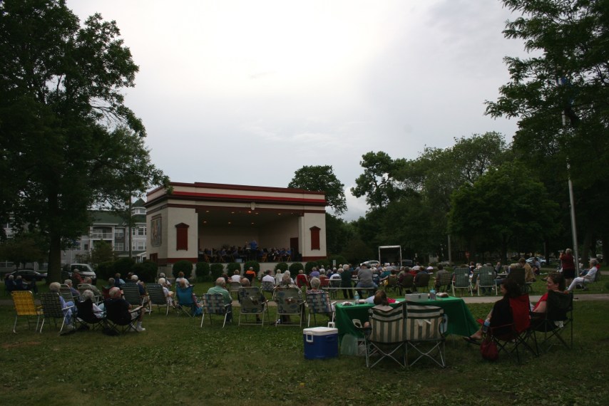 Darkness began to fall as the band finished its performance around 8:30 p.m.