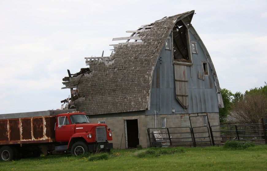 Barn near Delhi along CR 6