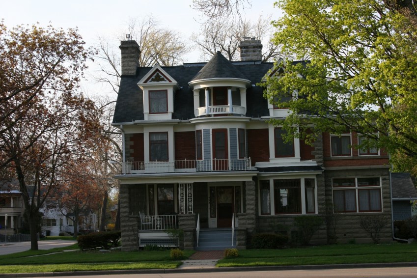 Spectacular one-of-a-kind historic homes define the neighborhood.