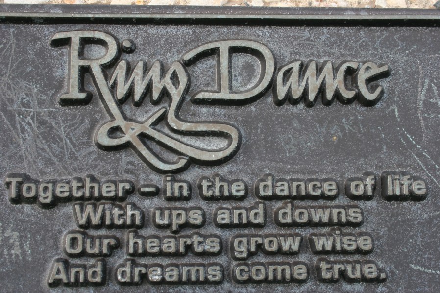 Fountain information imprinted upon a plaque.