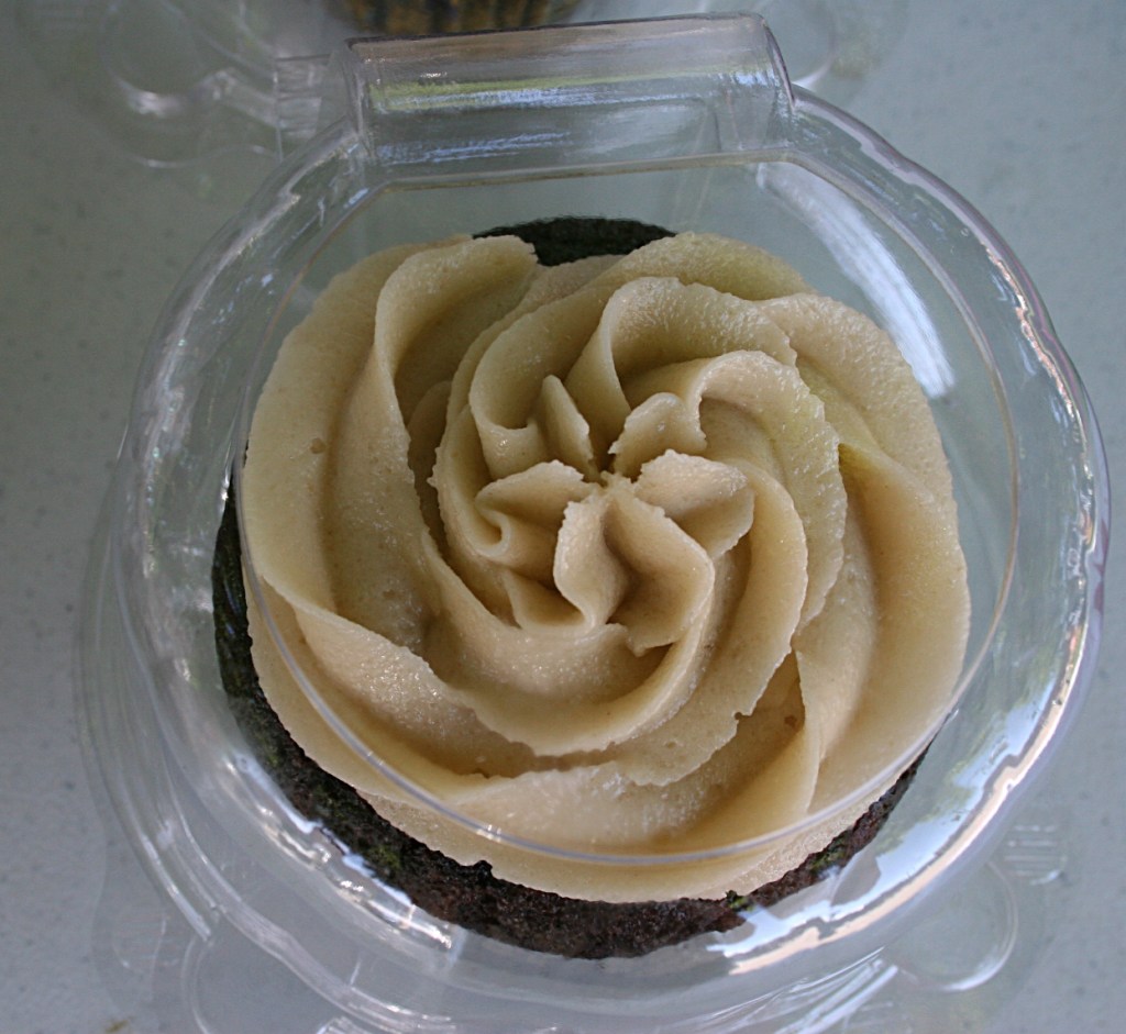 Rosie Cakes cupcakes come with my endorsement.