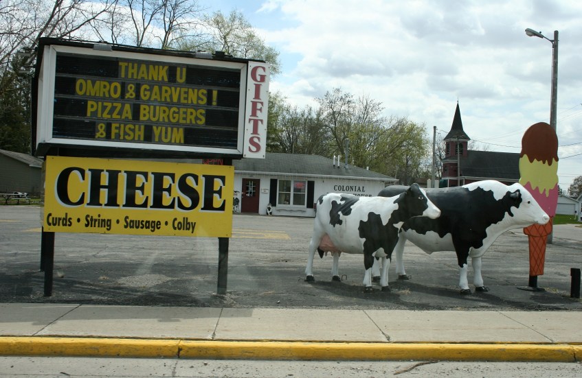 Wisconsin signs, cheese in Omro