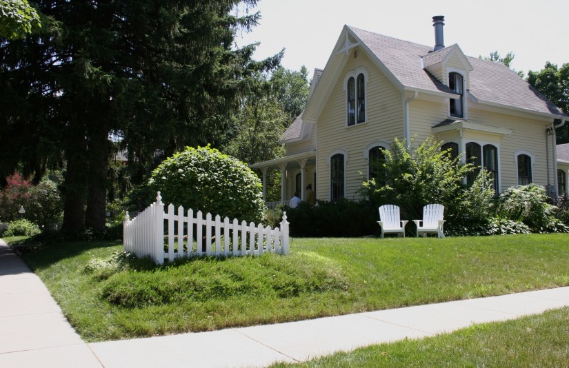 Derrin and Paul O'Connells' Northfield home, built in 1879.