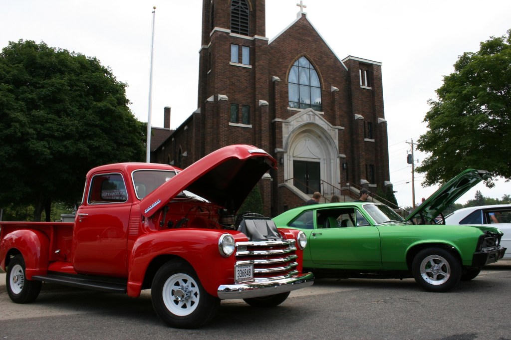 Vintage vehicles lined several blocks of a residential neighborhood just off the main drag through town, Minnesota State Highway 60. The location was perfect for those wishing to check out the downtown.
