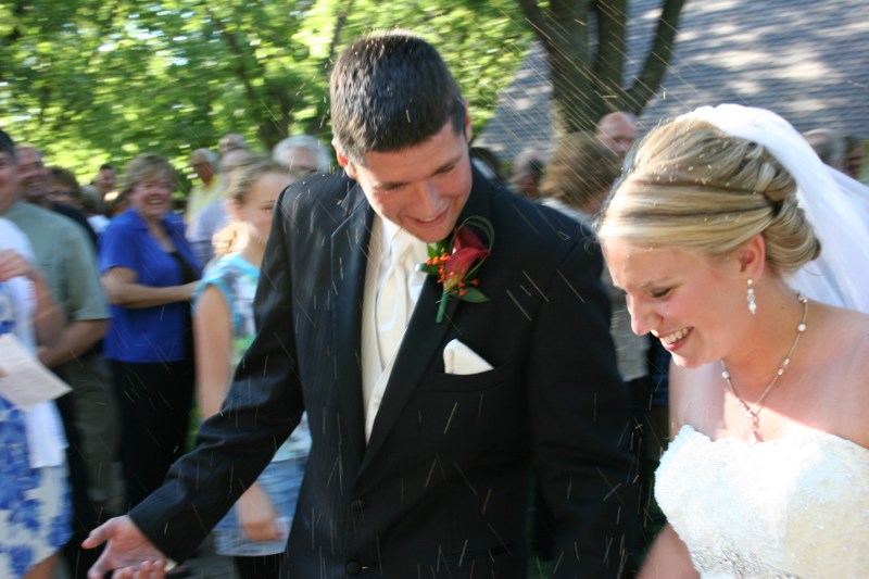 Lots and lots of birdseed tossed.