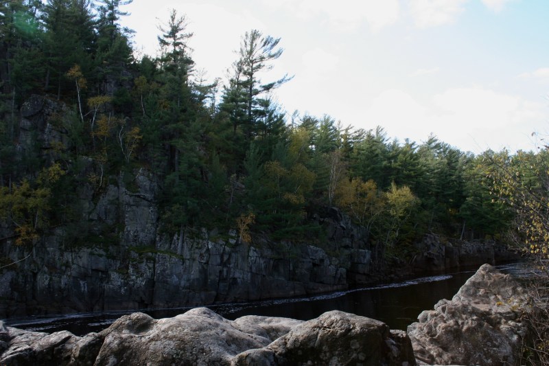 Stunning views of the gorge prevail.