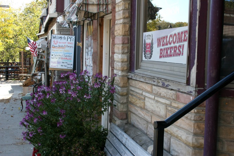 Especially impressive are the huge pots overflowing with flowers in the downtown.