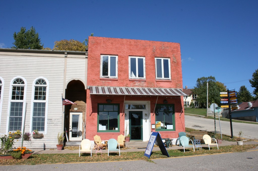 Closed on an early October weekday afternoon...