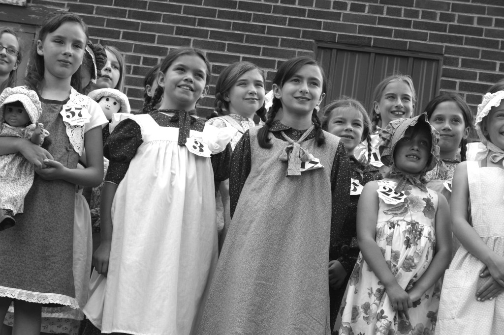 Portrait 7, Laura look-alikes