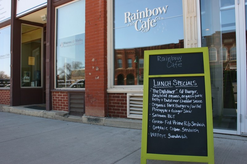 The sandwich board menu that drew me inside. I like to see menus before entering an eatery. And since I don't have a smart phone, this street side listing is helpful.