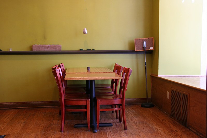 Uncluttered decor with clean lines and those dangling stones define the interior decor.