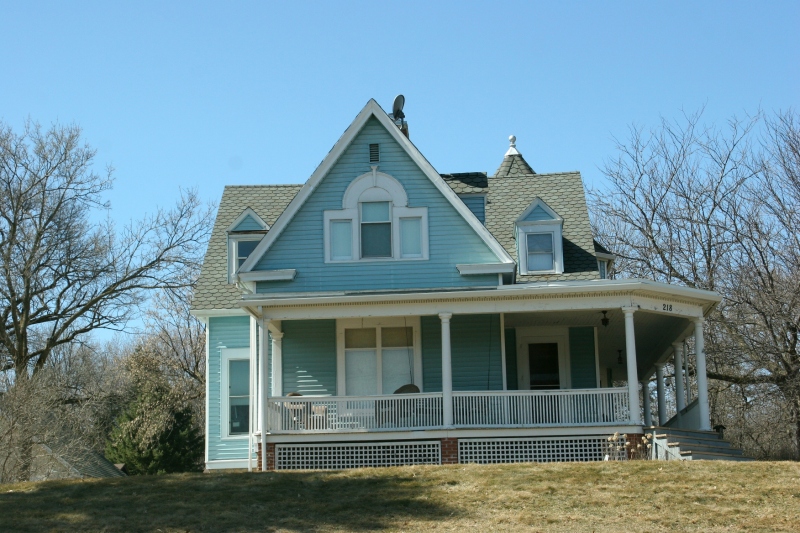 Another sweet house near downtown.