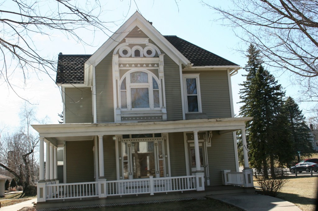 I snapped a quick shot of this lovely house while driving by.