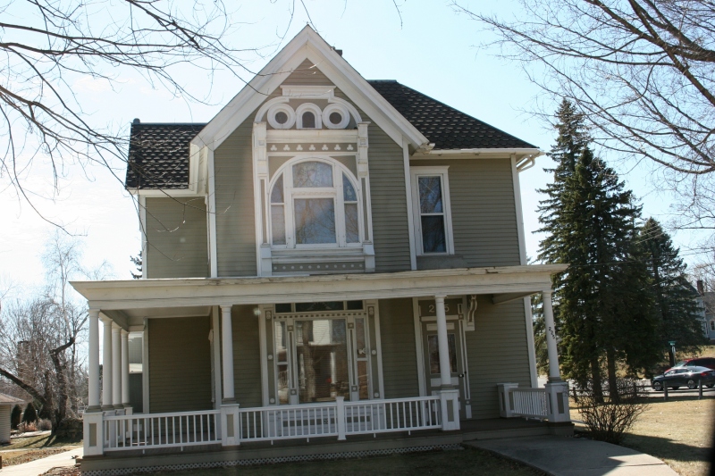 I snapped a quick shot of this lovely house while driving by.