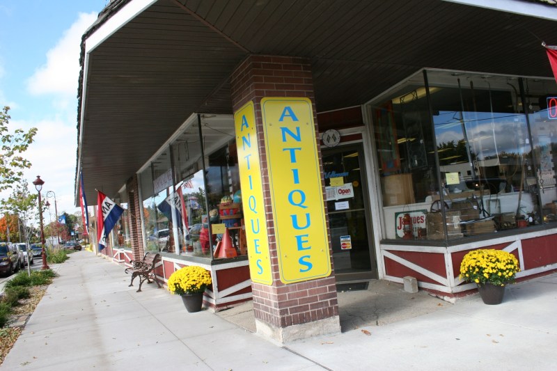 A must-visit antique shop in Lindstrom.