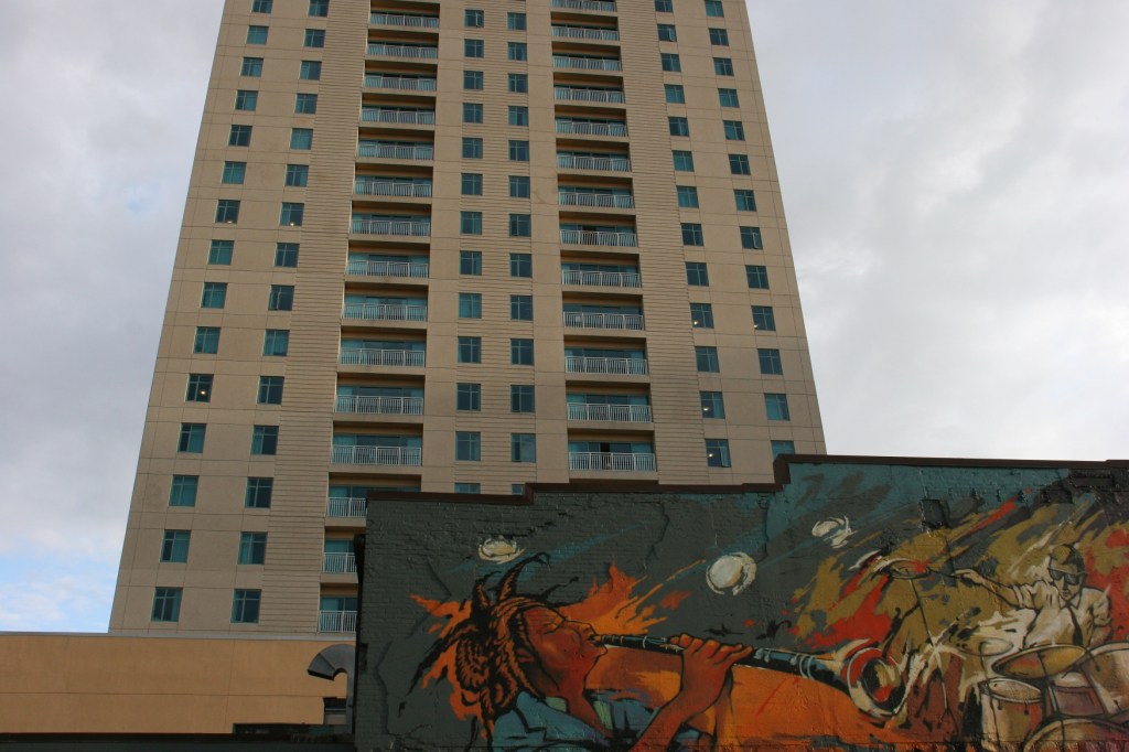 My first glimpse of the music themed mural.