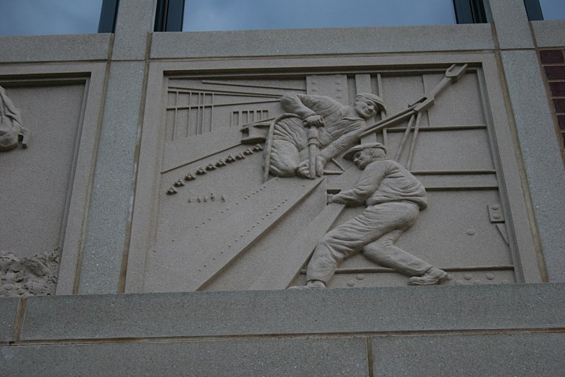 The community definitely has an artsy vibe. I spotted this sculpture on a downtown building.