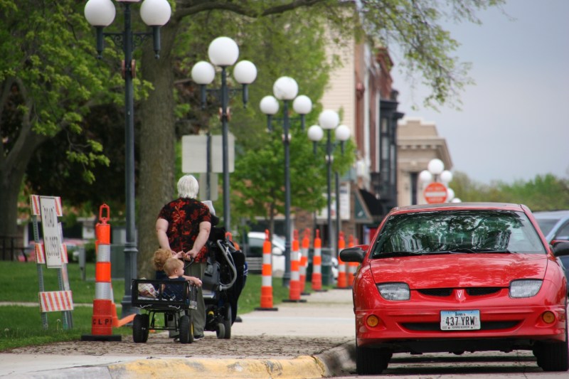 A quissensitial small town scence 