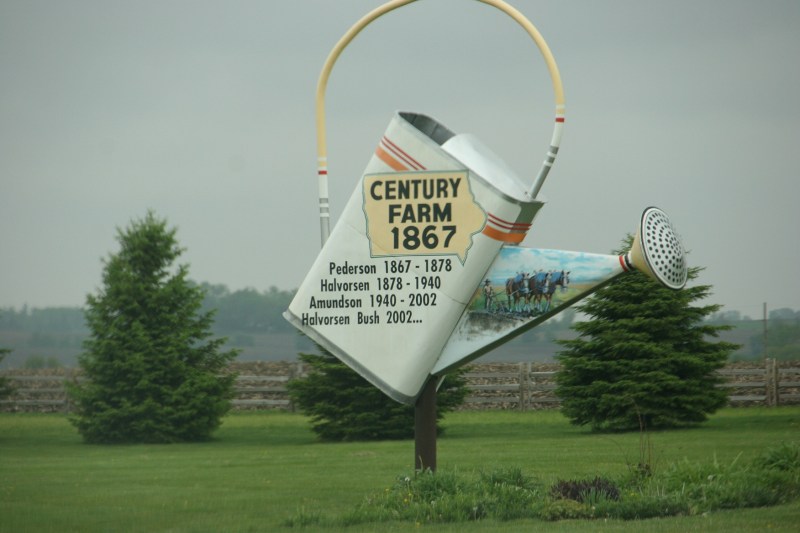 A century farm marker near Forest City.