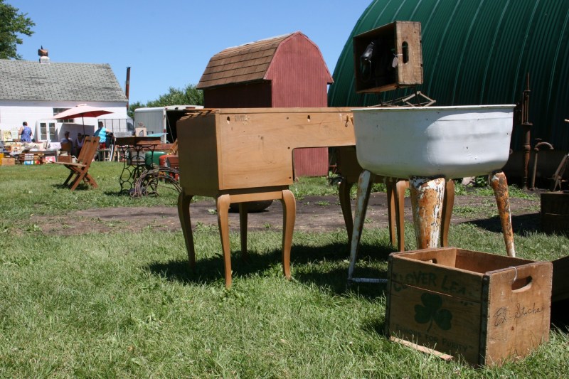 Lots of furniture possibilities.