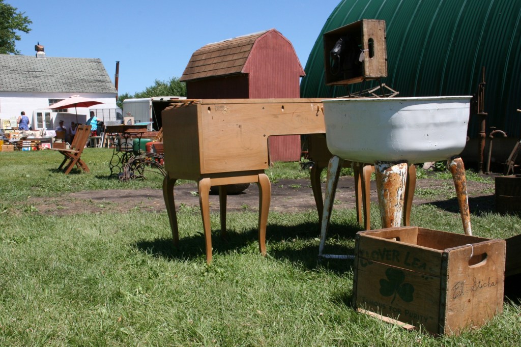 Lots of furniture possibilities.