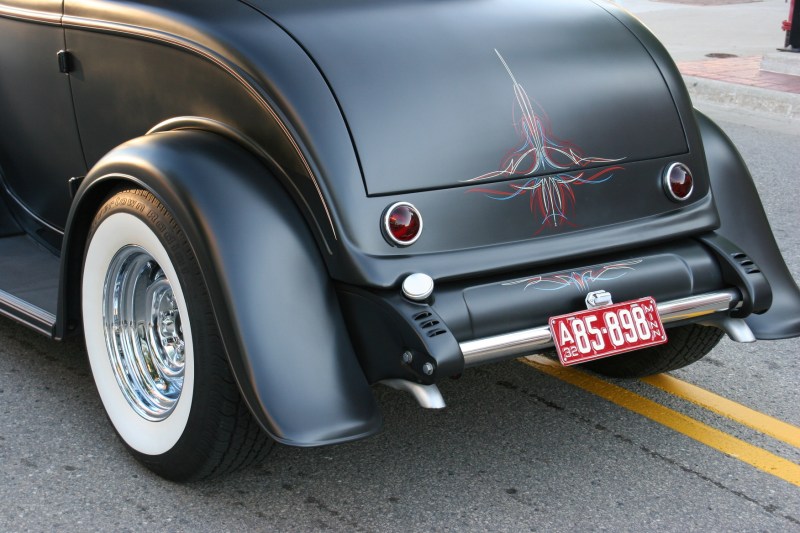 More car art, this time on the trunk.