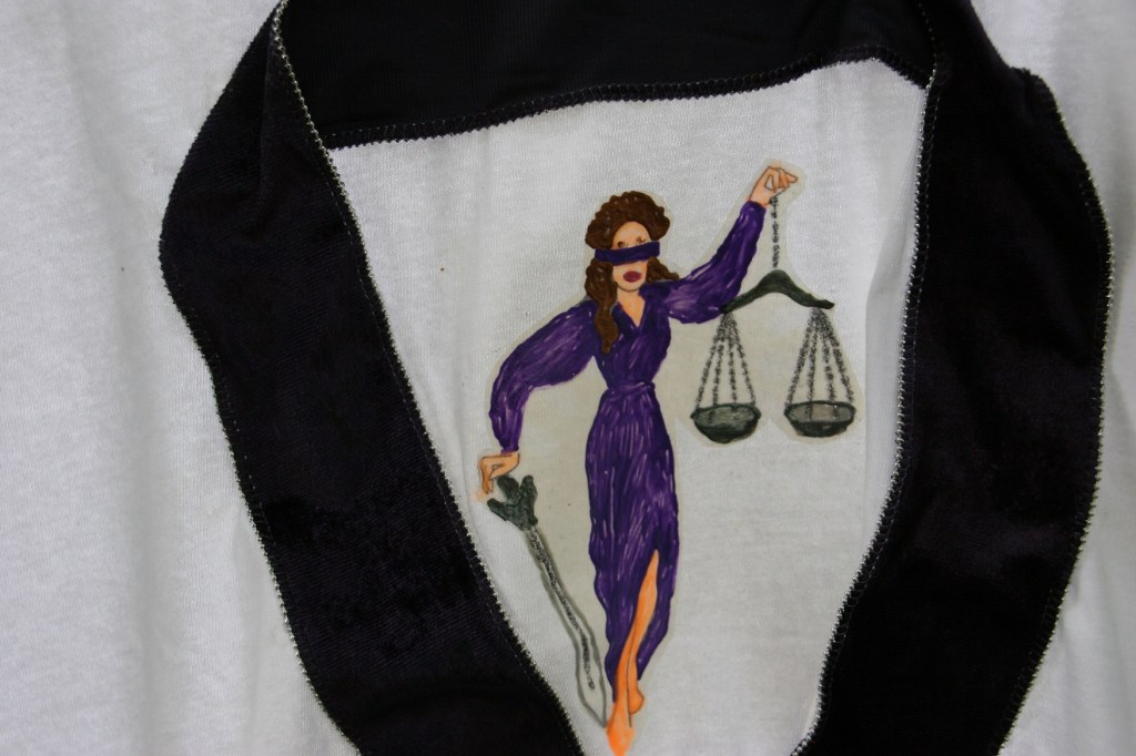 Details on a t-shirt.