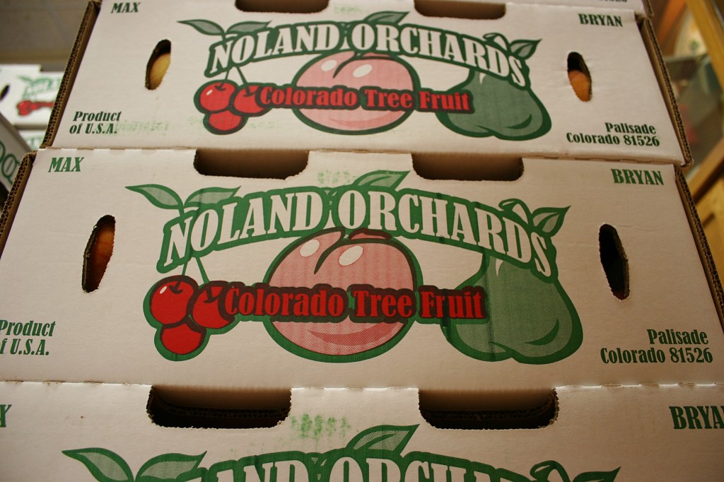 Buyers could choose whichever box of peaches they wanted.