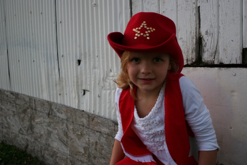 I photographed darling Ava at the last barn dance and her mom asked me to photograph her again. Daylight was fading. Yet I managed to snap a cute portrait.