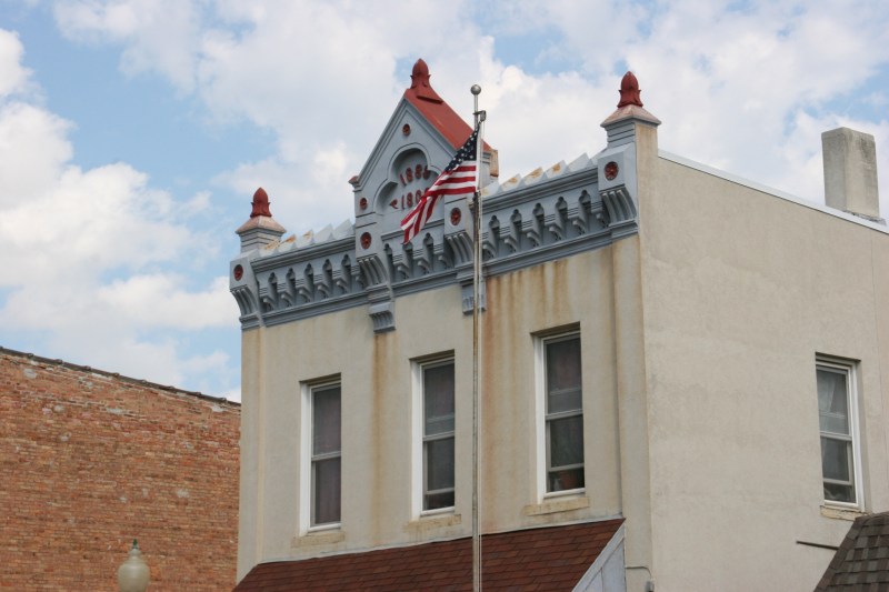 St. Charles has some aged buildings. Be sure to look up. Many storefronts were "modernized" and thus hide the historic character of the buildings.