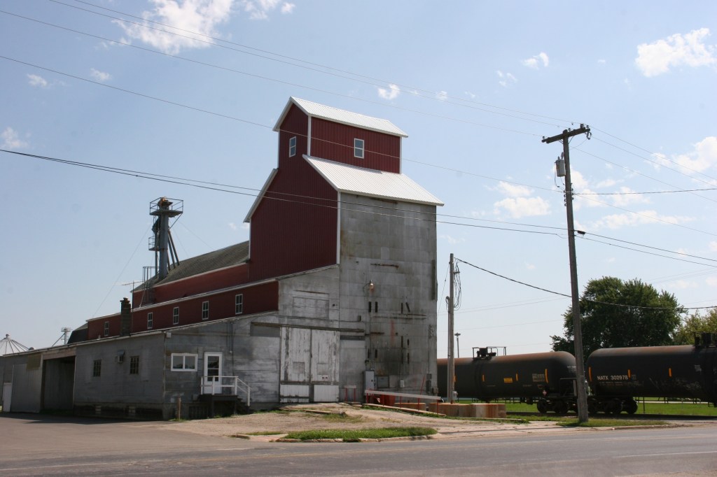 I'm always happy to see a grain elevator that has been maintained and is appreciated.