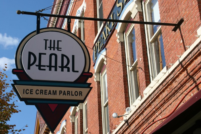 With this signage, you can't miss The Pearl.