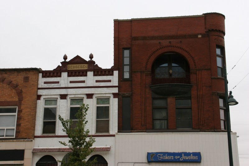 Historic buildings in Albert Lea, 71 jeweler building