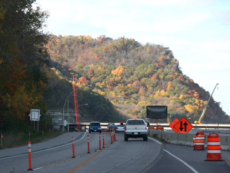 Nearing the Mississippi River bridge to cross from Minnesota into Wisconsin.